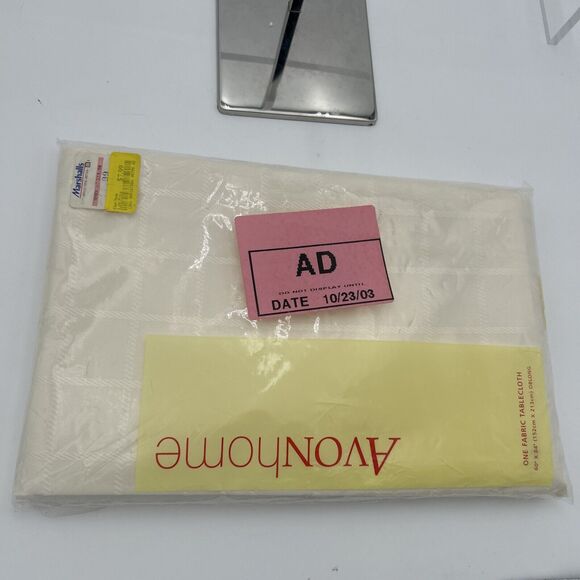 NOS Avon Home Fabric Tablecloth 60" X 84" oblong Cream Square Pattern - Picture 7 of 7